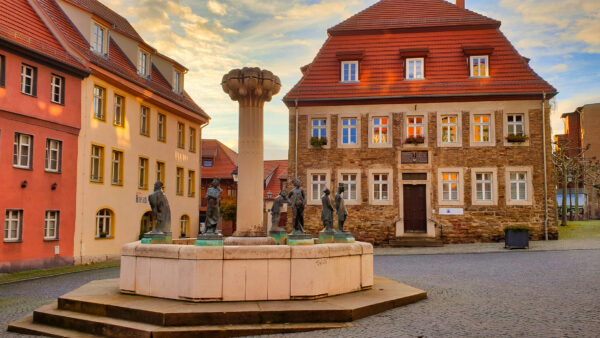 Lutherstadt Eisleben - Lutherstadt Eisleben - Alte Bergschule am Knappenbrunnen