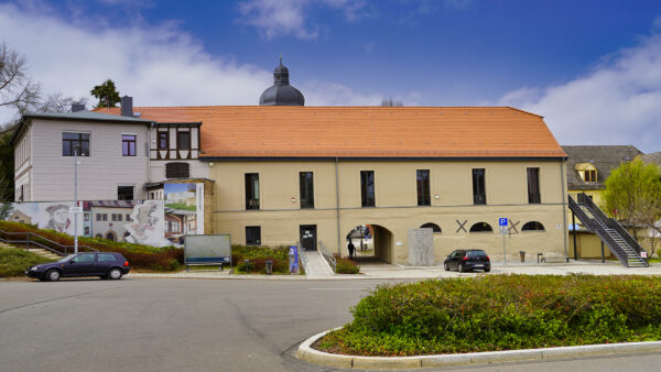 Lutherstadt Eisleben - Alte Malzscheune im Frühling