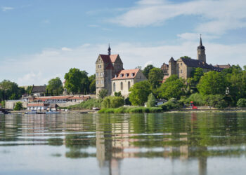 Seegebiet Mansfelder Land - Dorf und Schloss Seeburg am Süßen See