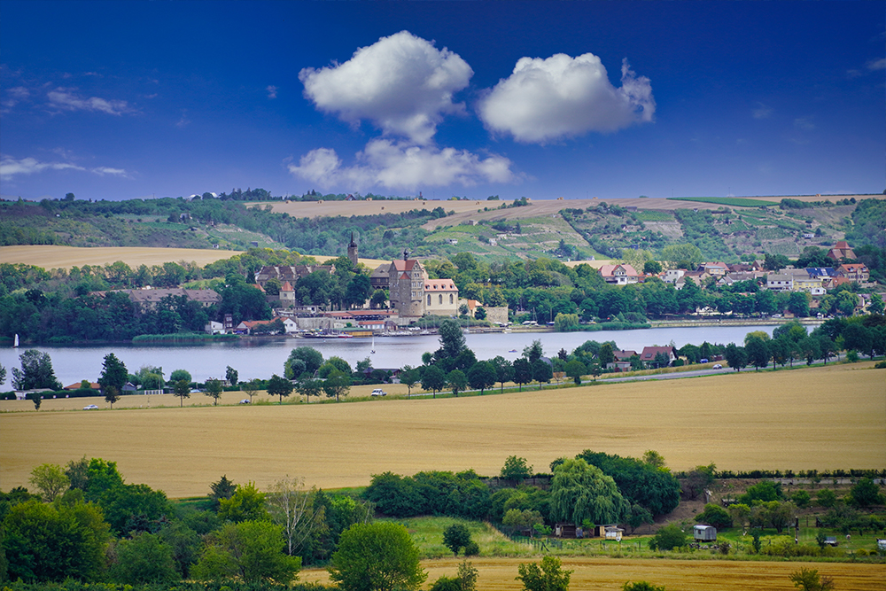 Seegebiet Mansfelder Land - Dorf und Schloss Seeburg am Süßen See